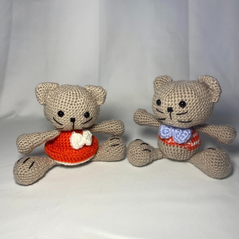 Handmade Crochet Amigurumi Kitty Cat Pair Boy Girl Gray Red Outfits w/Bows New G